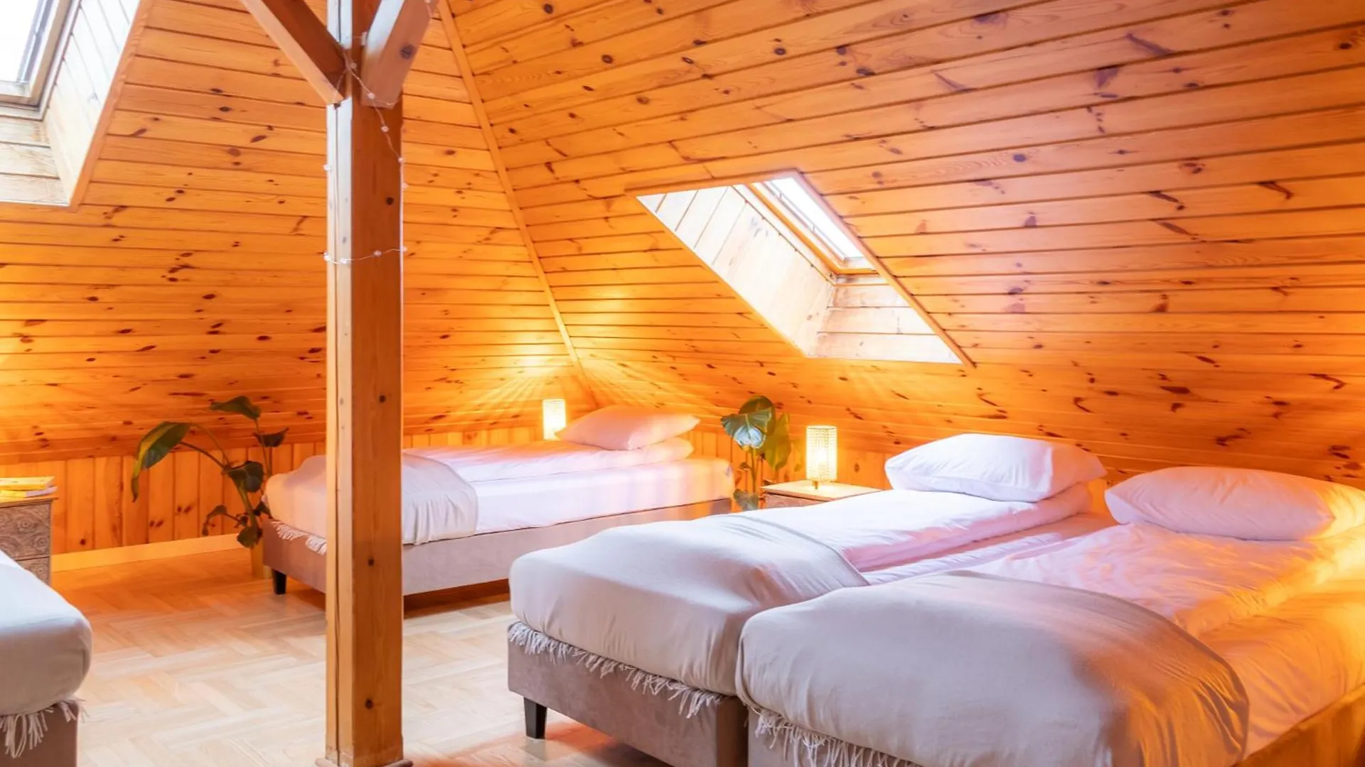 Guest house Blisshouse Luxurious Guesthouse Calm And Energetic Spot Near By City Surrounded By The Forest Where You Will Find Your Peace And Your People Krakow