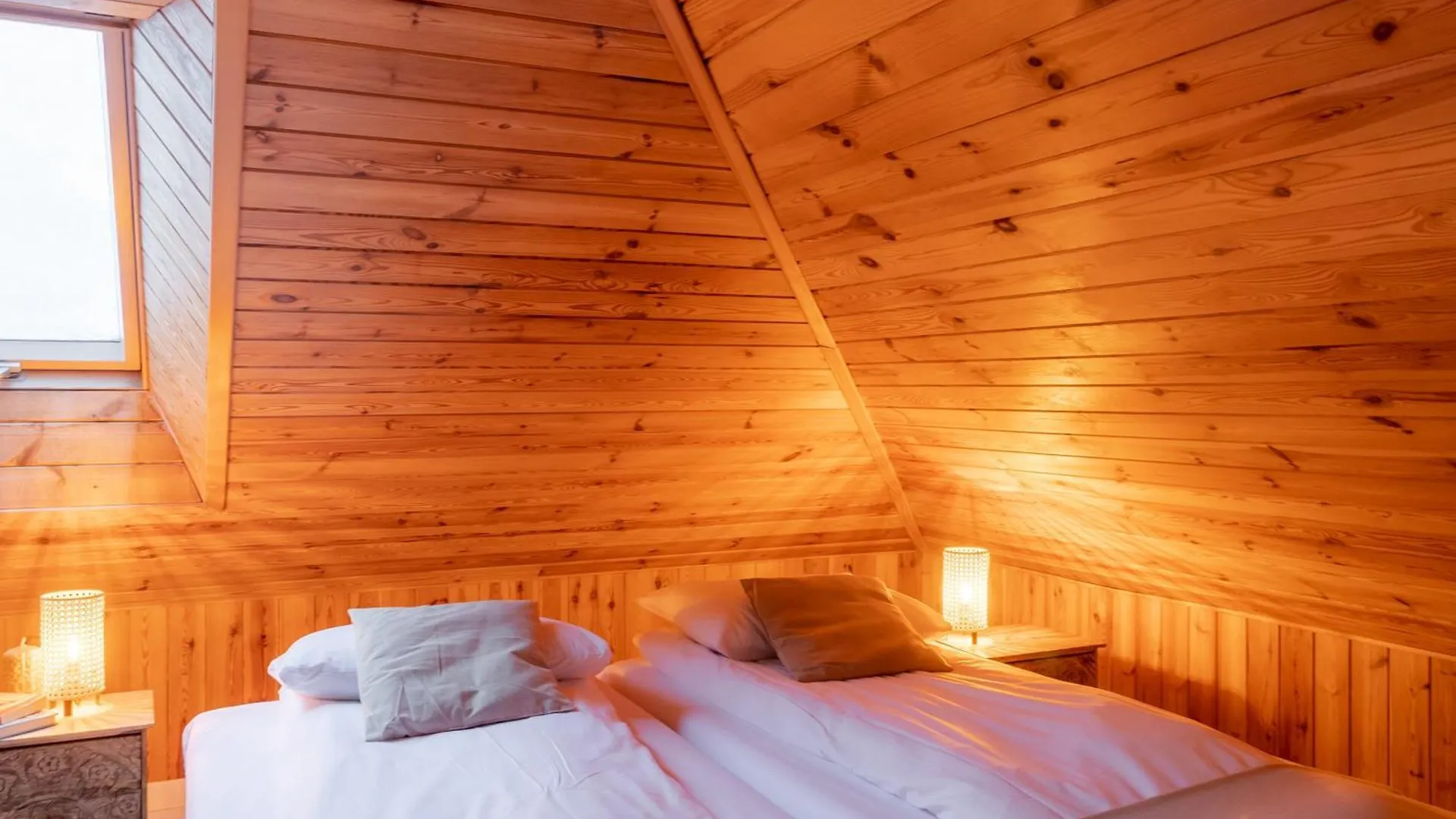 Blisshouse Luxurious Guesthouse Calm And Energetic Spot Near By City Surrounded By The Forest Where You Will Find Your Peace And Your People Krakow Poland