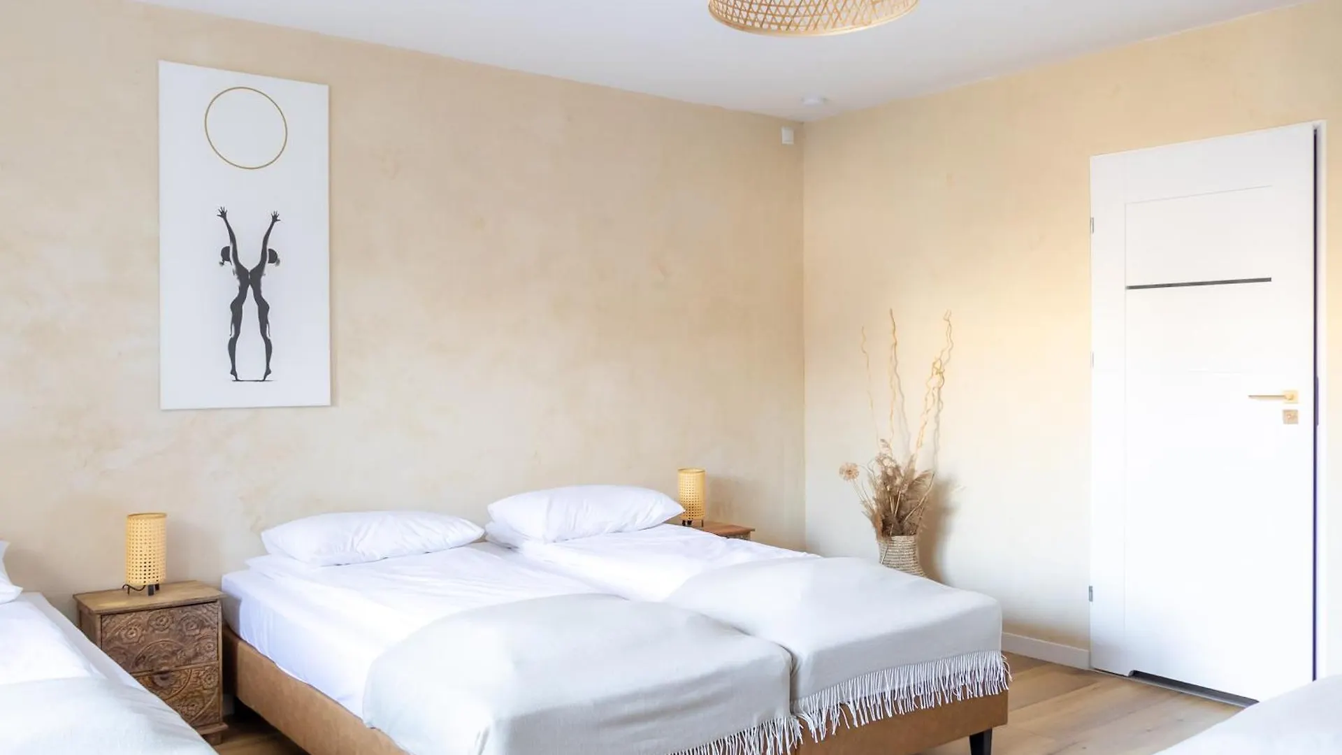 Blisshouse Luxurious Guesthouse Calm And Energetic Spot Near By City Surrounded By The Forest Where You Will Find Your Peace And Your People Krakow Guest house