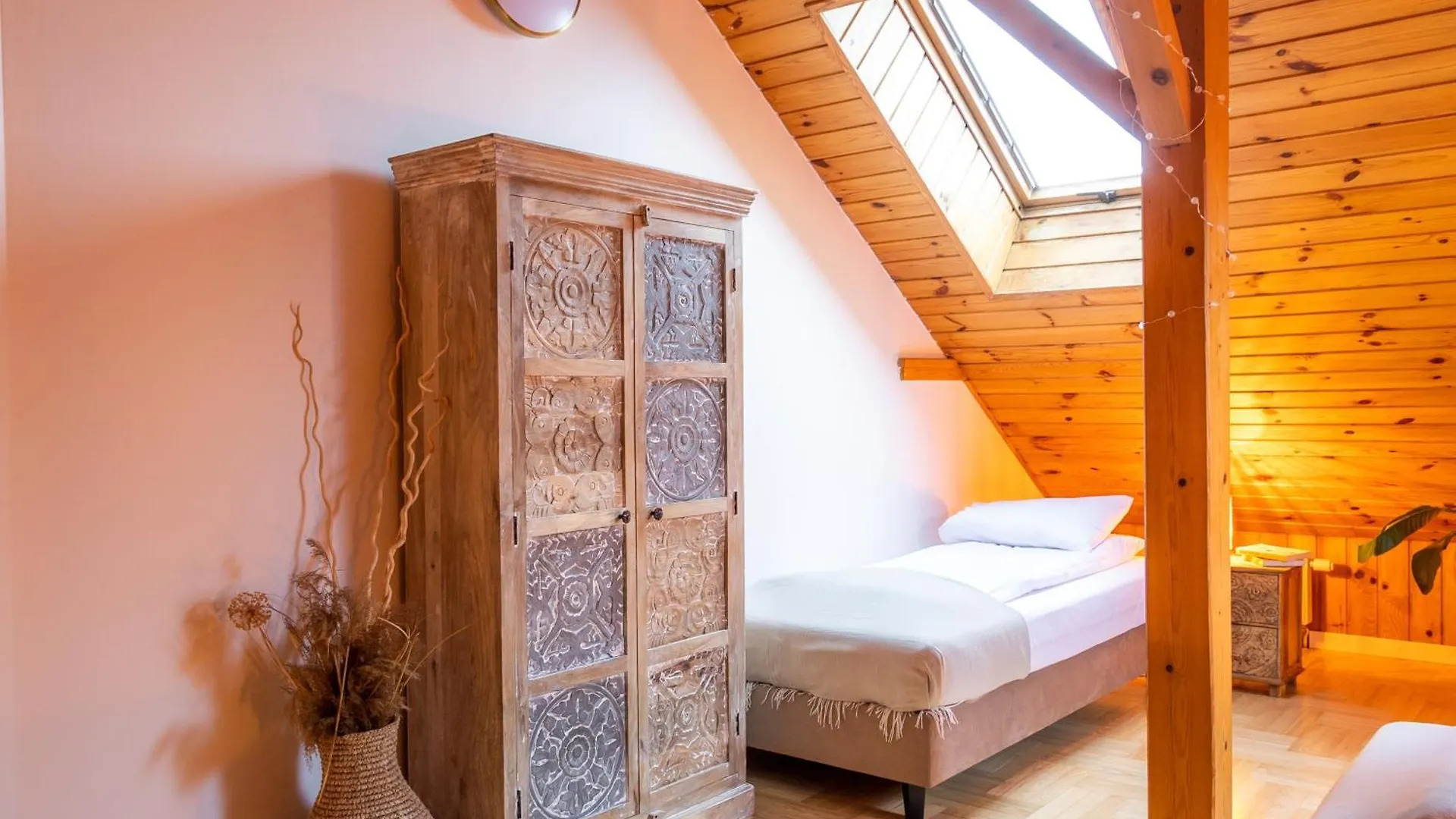בית הארחה קרקוב Blisshouse Luxurious Guesthouse Calm And Energetic Spot Near By City Surrounded By The Forest Where You Will Find Your Peace And Your People