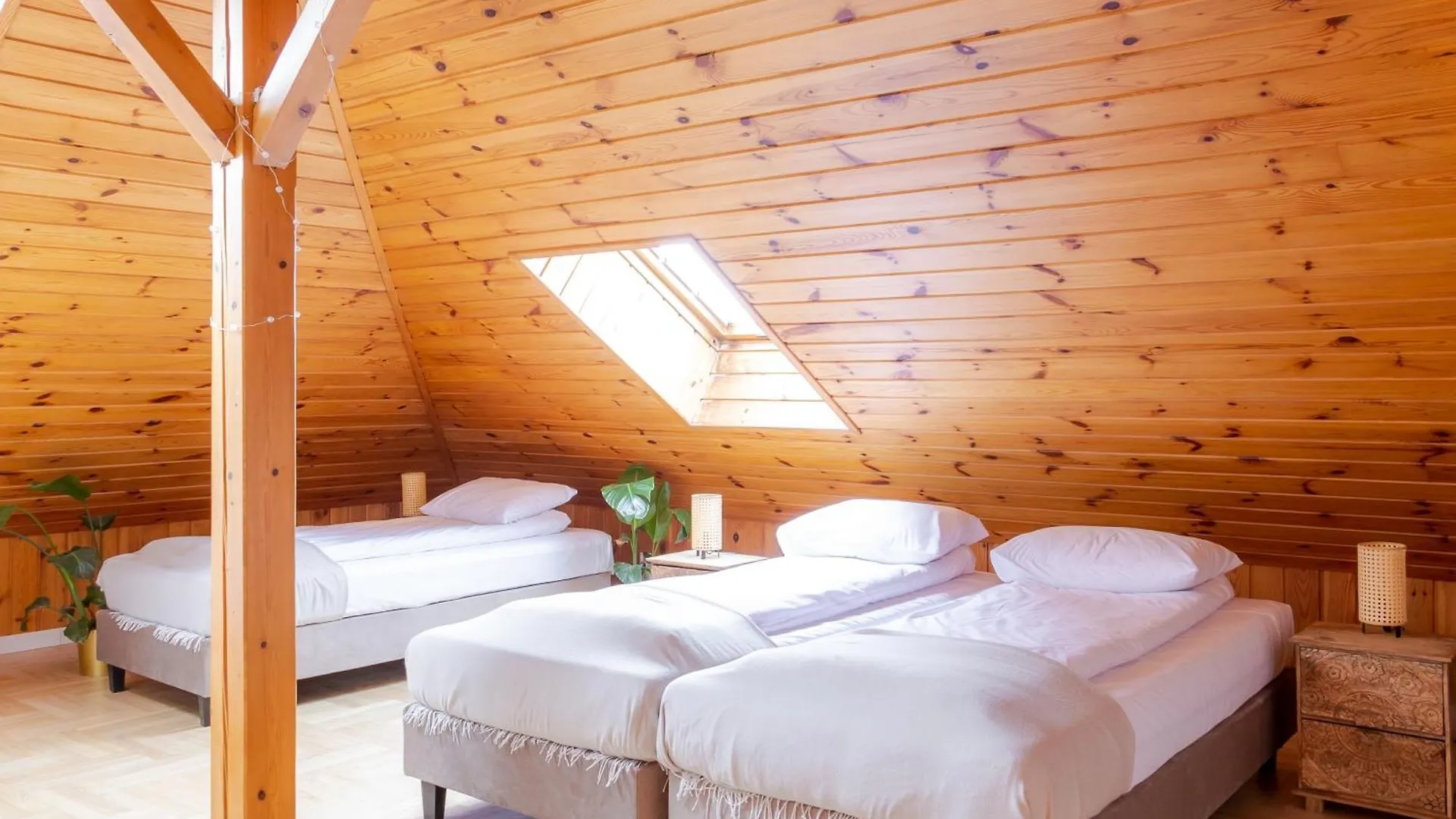 Blisshouse Luxurious Guesthouse Calm And Energetic Spot Near By City Surrounded By The Forest Where You Will Find Your Peace And Your People Krakow Poland