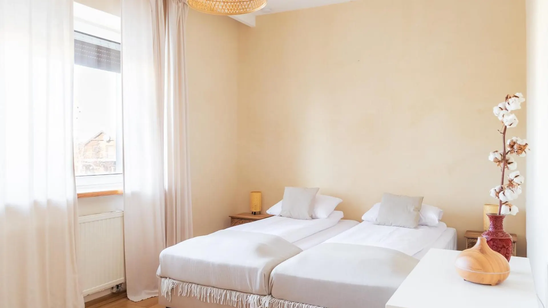 Blisshouse Luxurious Guesthouse Calm And Energetic Spot Near By City Surrounded By The Forest Where You Will Find Your Peace And Your People Kraków