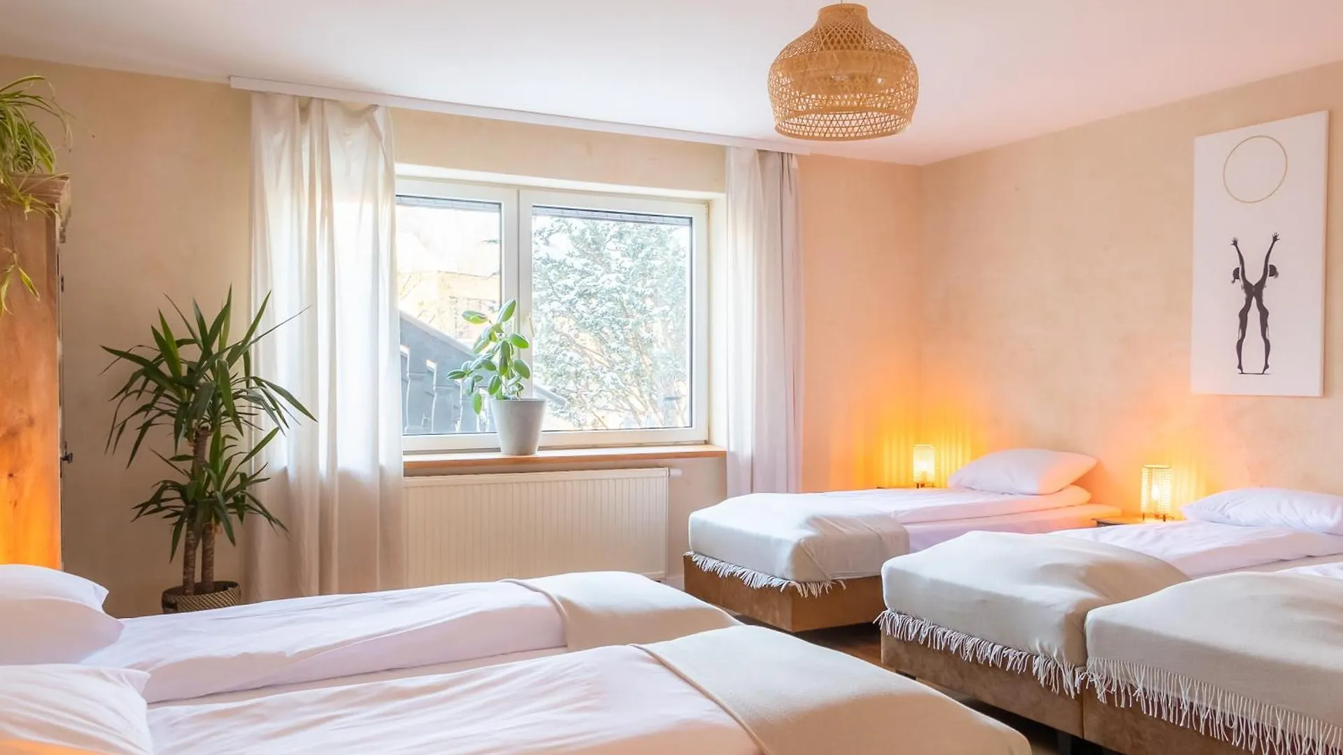 Pensjonat Blisshouse Luxurious Guesthouse Calm And Energetic Spot Near By City Surrounded By The Forest Where You Will Find Your Peace And Your People Kraków
