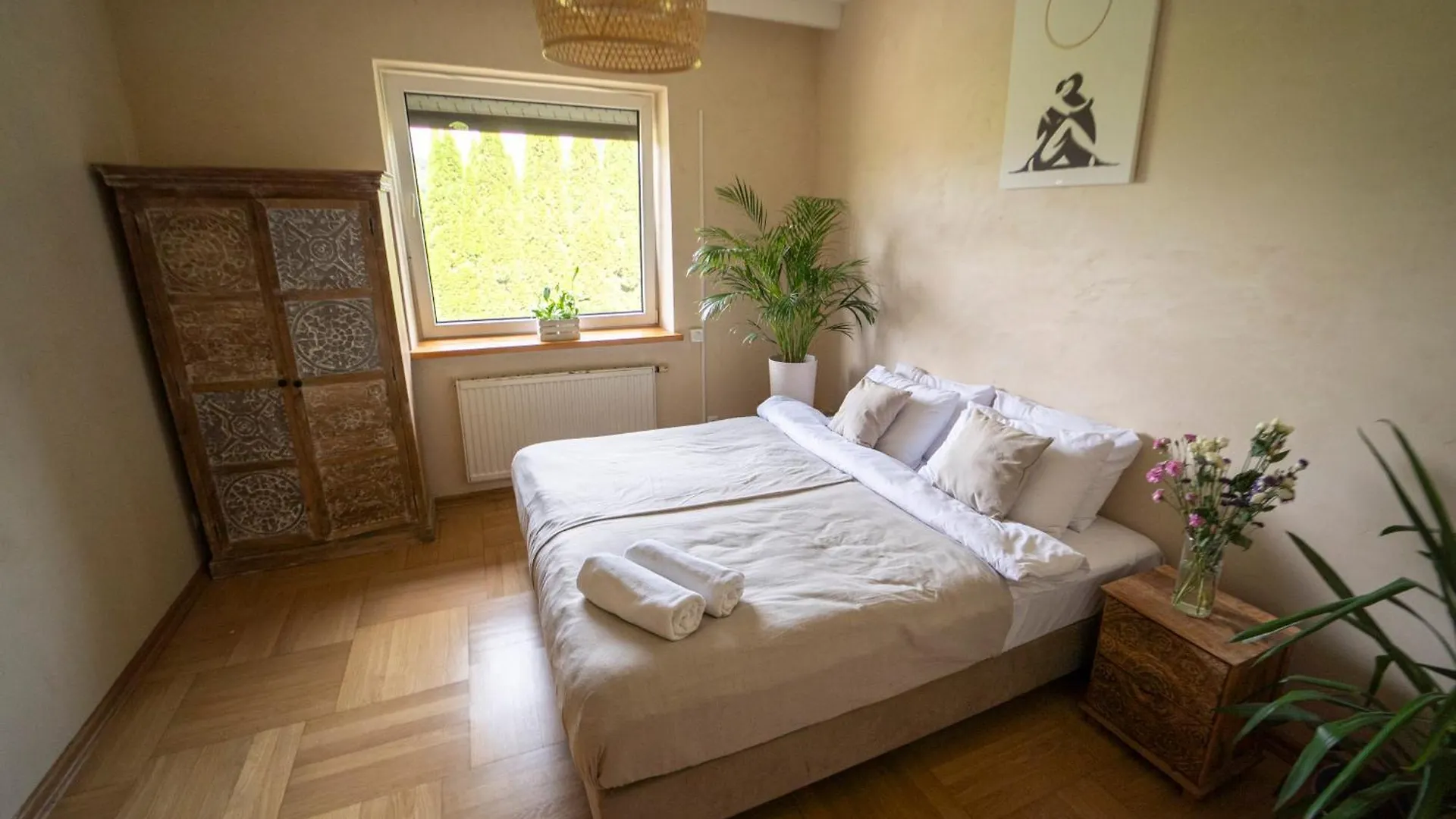 Pensjonat Blisshouse Luxurious Guesthouse Calm And Energetic Spot Near By City Surrounded By The Forest Where You Will Find Your Peace And Your People Kraków Polska